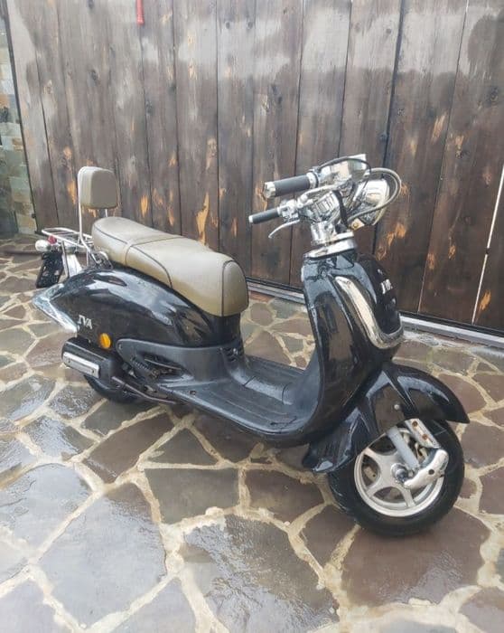 Scuter Retro de 49 cm 550euro