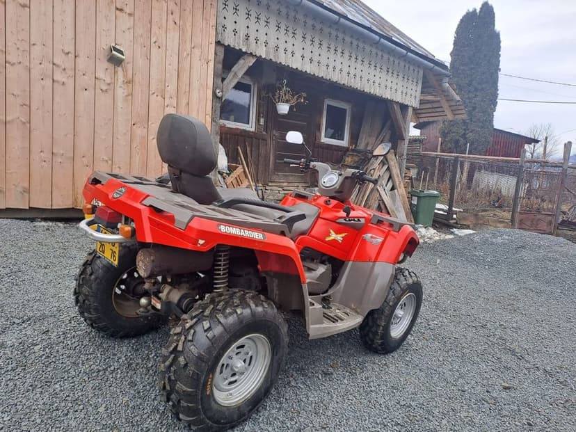 Vând atv can-am 400