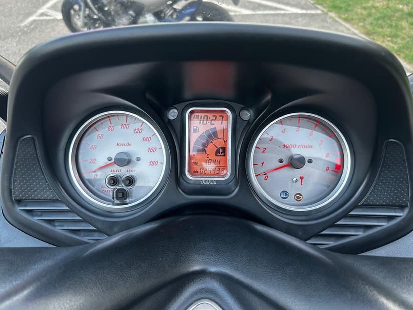 Vând sau Schimb Tmax cu ktm