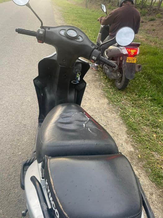 Vând scuter kymco agility50 4T