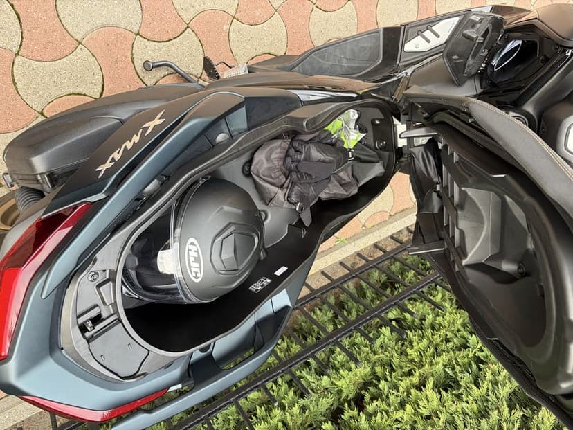 Yamaha XMAX 300 - TechMax