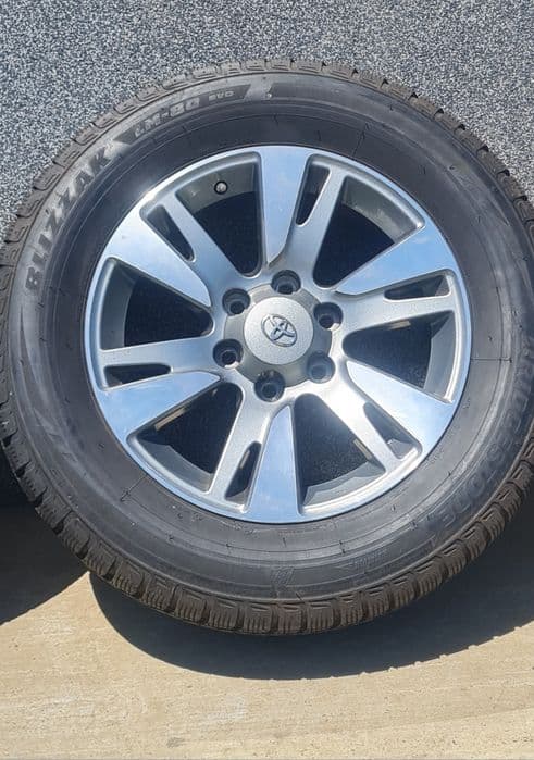 Jante Toyota Hilux Land Cruiser cu anvelope iarna  265/65R18 M+S