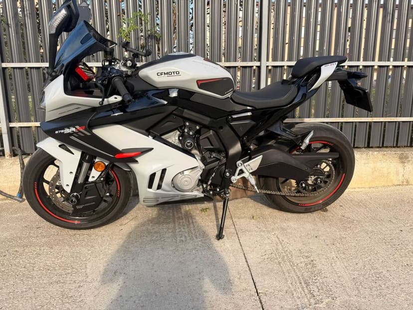 CF MOTO 675 SR-R 2025