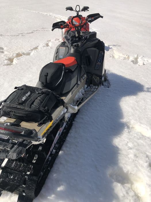 Ski doo snowmobil snowmobile turbo