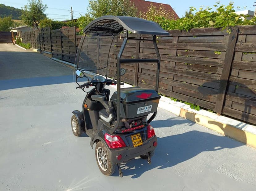 Scuter electric 4 roti, Negru - ca nou