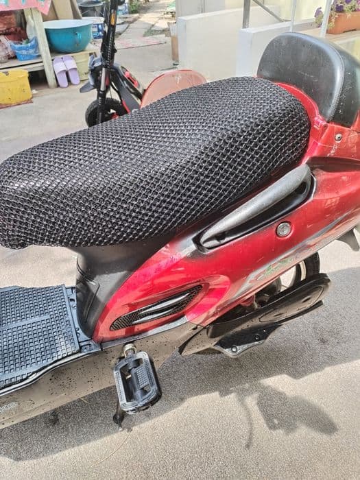 Scuter cu pedale pentru LIVRATORI