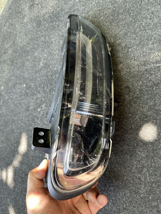 Proictor dreapta jeep grand cherokee.