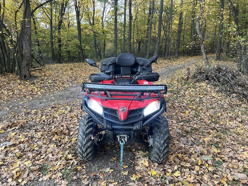 Vând atv CF MOTO 520L cu servo