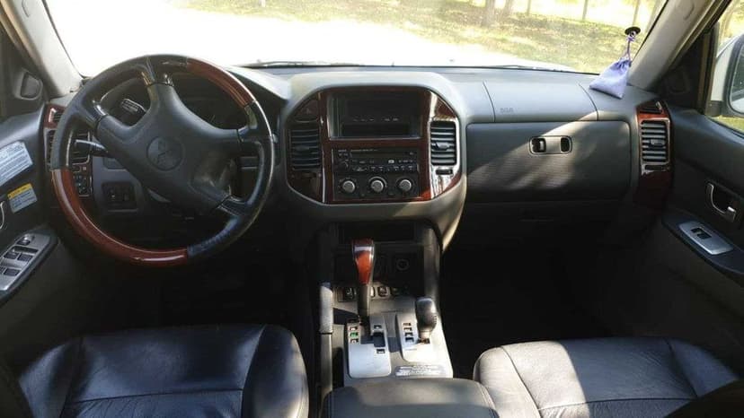 Mitsubishi Pajero 3,2 D Autoutilitară