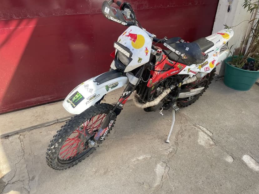 Dezmembrez / piese Husqvarna TE310 2013 injectie