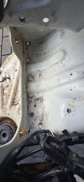 Piese caroserie  suzuki jimny cabrio