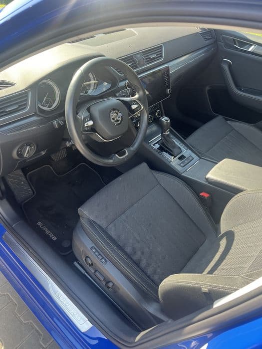 Skoda Superb 218cp Plug-in Hybrid ACC volan/parbriz încălzit Keyless