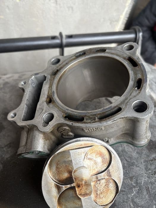 Dezmembrez Honda Crf 250 2009