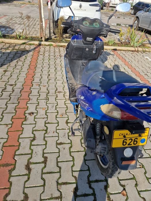 Vand sau schimb scuter de 50cc cu unul de 125cc