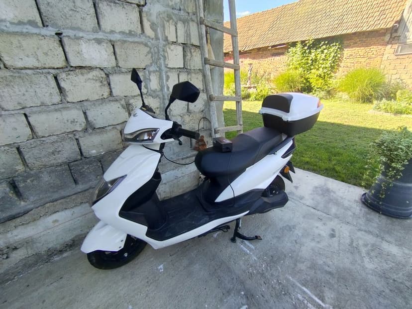 Vând scuter electric