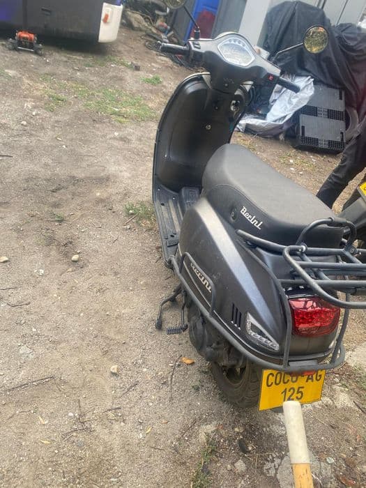 Scutere fără permis, limitate în acte la 25km/h