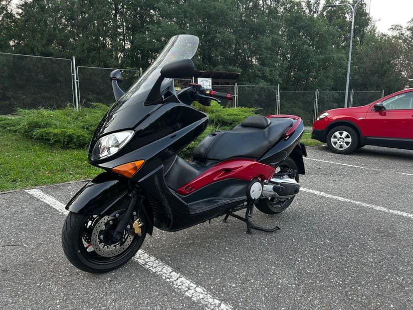 Vând sau Schimb Tmax cu ktm