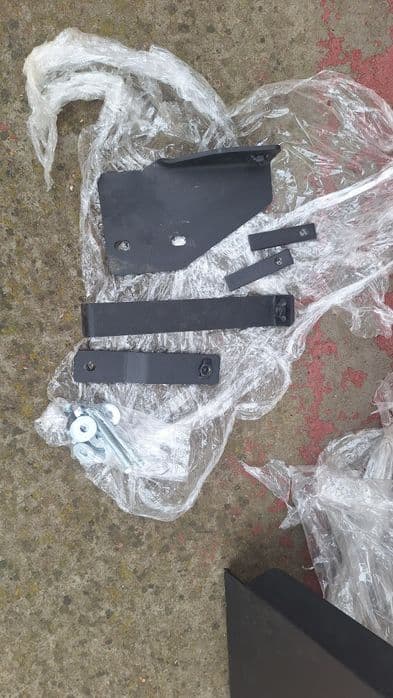 Scut fier rezervor  Nissan Navara 2005-2015 este noua nu fost folosit