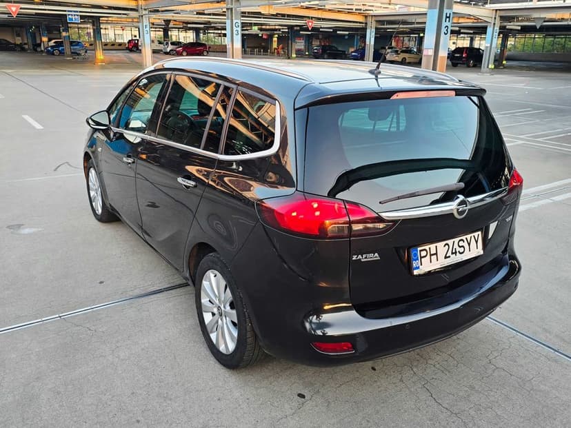 Opel Zafira Tourer 2.0 CDTi 2012 E5 RATE FIXE fara avans Buyback