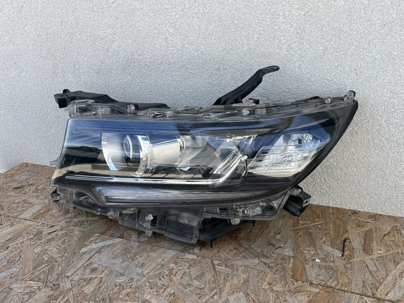 Far stanga Toyota Land Cruiser J150 Facelift Full LED Original Europa