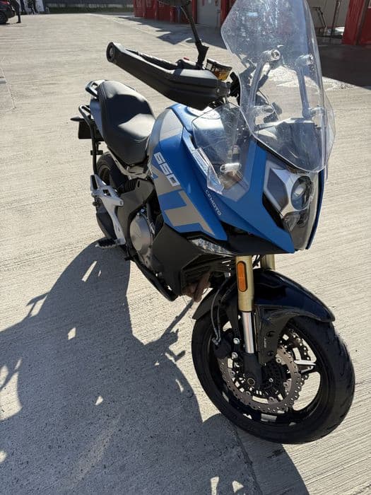 CF MOTO 650 MT 2022