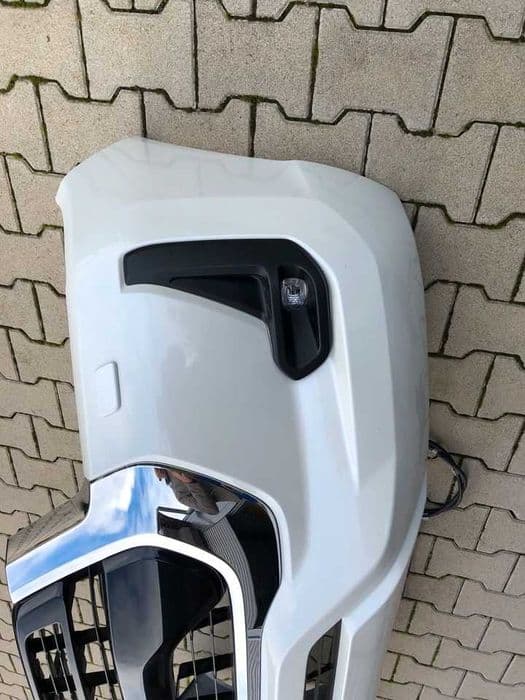 grila originala  toyota hilux 2022 -