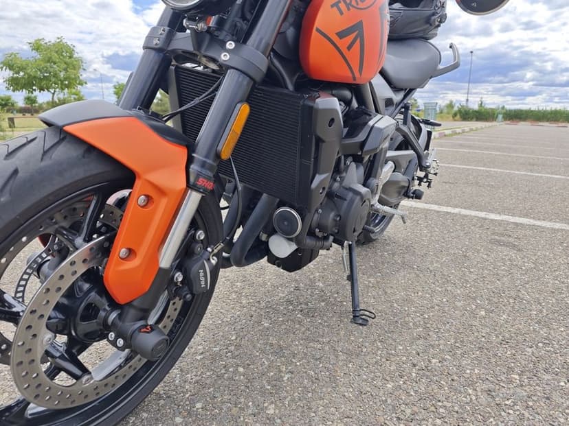 Vând Triumph trident 660 2023