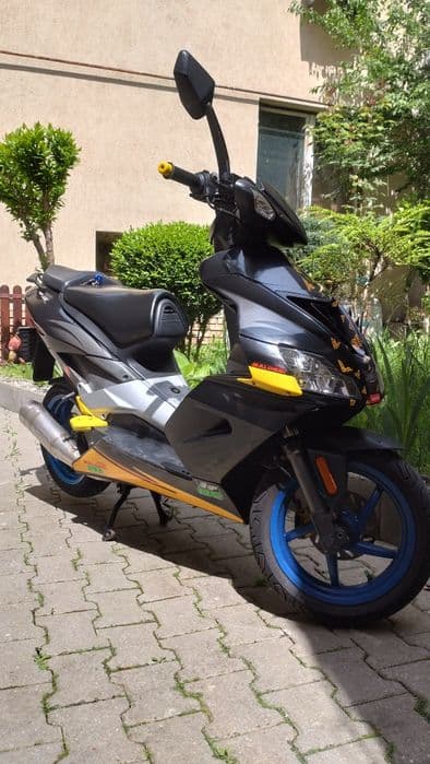 Vând/Schimb cu Auto Aprilia SR Factory 70cc