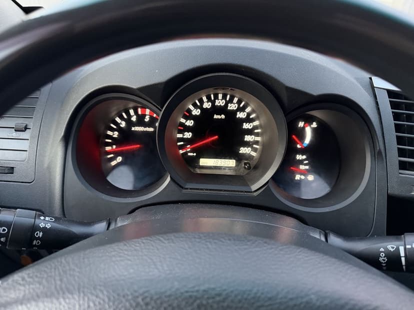 Vand Toyota Hilux 3.0 manual 2011