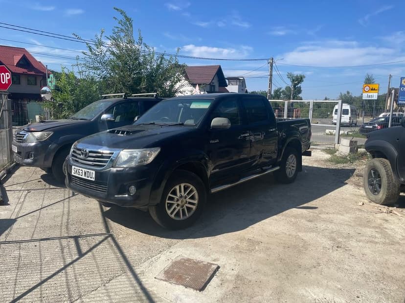 Dezmembrez Toyota Hilux 2006-2020