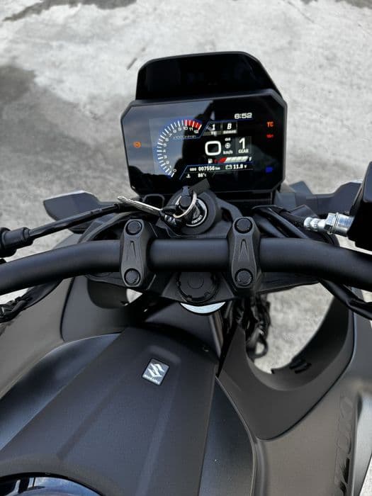 Suzuki GSX-8S 2025, 7.000 km, garanție 2029