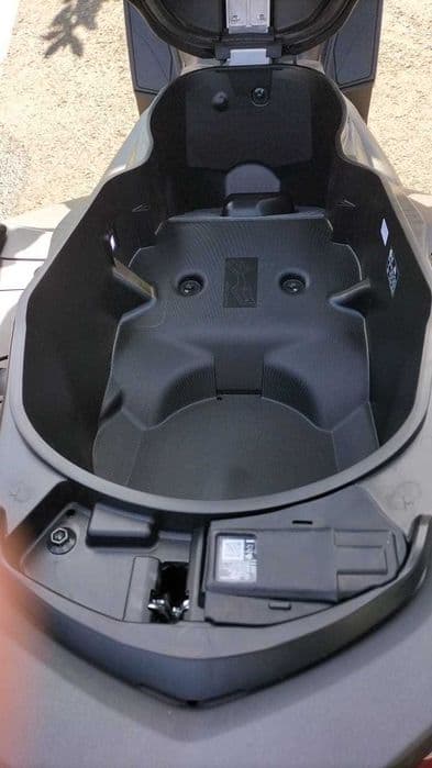 Yamaha XMAX 300 putin folosit