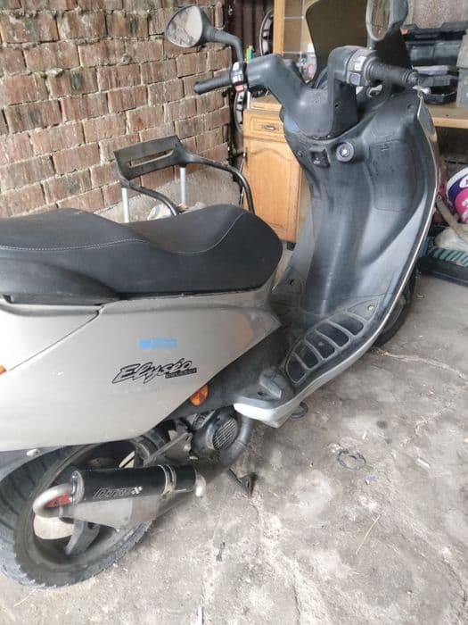 Vand scuter peugeot elyseo