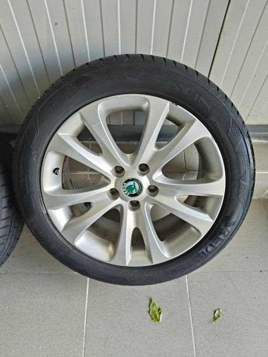 Jenti aliaj R17 cu anvelope  Skoda