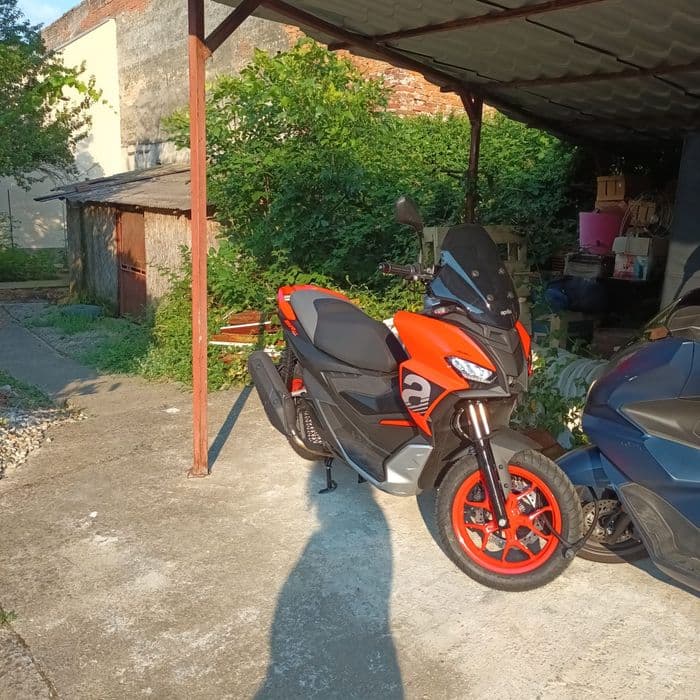 Aprilia SR GT200 SPORT