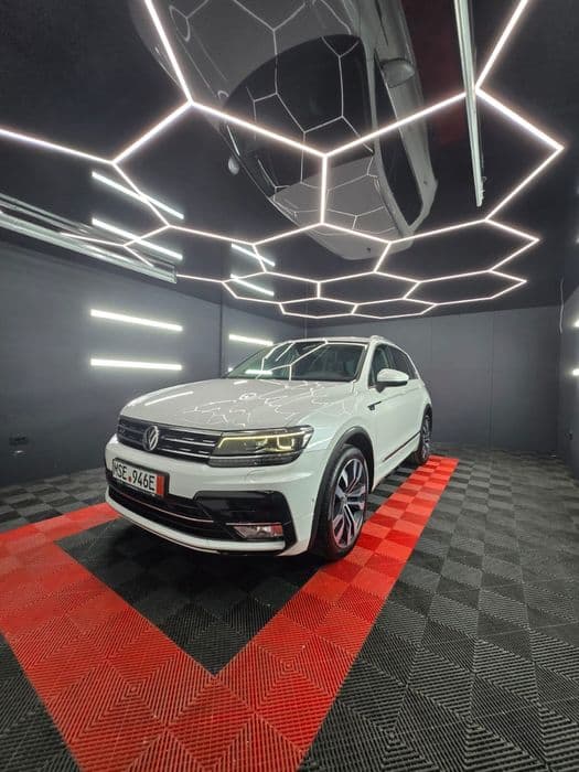 VW Tiguan R-Line 4Motion