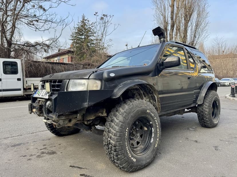 Opel Frontera B Sport 2.2DTi 4x4 – modificată pentru off-road