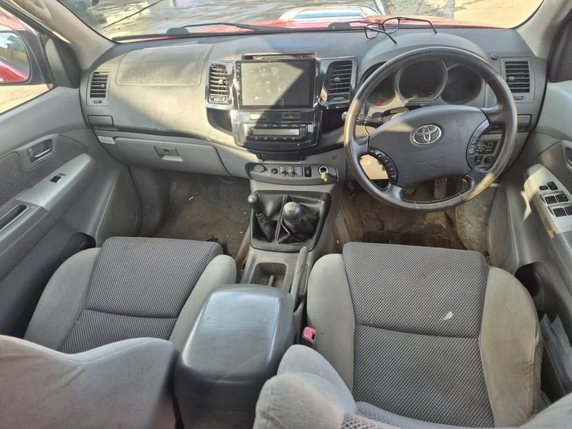 Dezmembrez Toyota Hilux 2006-2016 3.0 Manuala