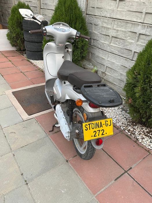 Scuter Aprilia Scarabeo