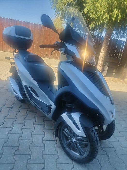 Vând Piaggio MP3 Automata (cat B)