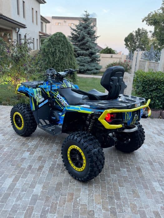 Vând can-am outlander 2023