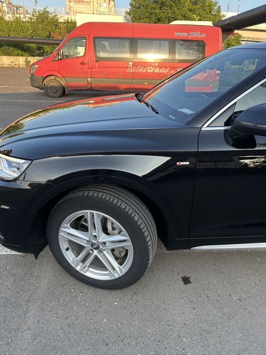 Vand Audi Q5 / ofer factura pe masina