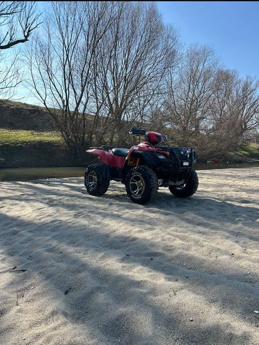 Vând Suzuki king quad