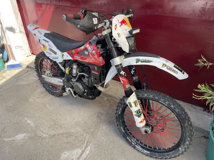 Dezmembrez / piese Husqvarna TE310 2013 injectie