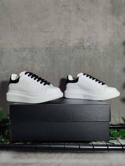 Alexander McQueen marimea 37 (fit 38)