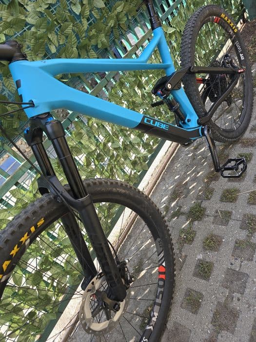Bicicleta CUBE Stereo Race carbon.
