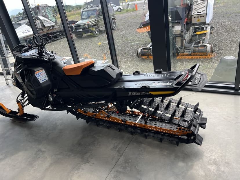 Ski-doo Summit X 850 turbo 2024