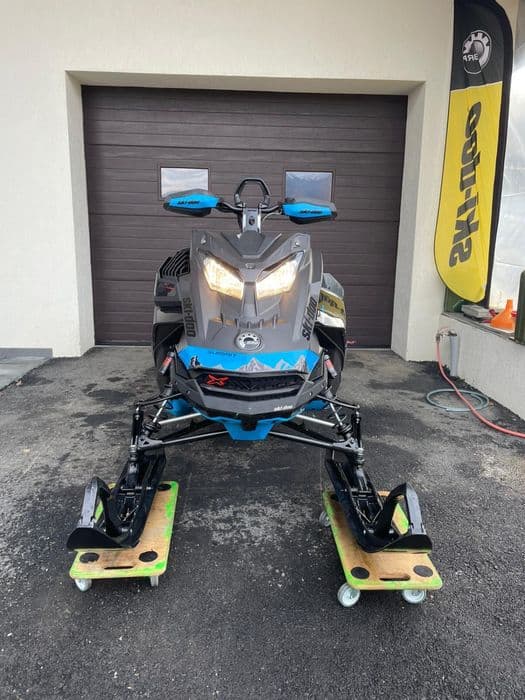 Skidoo Summit X Expert 850 Turbo