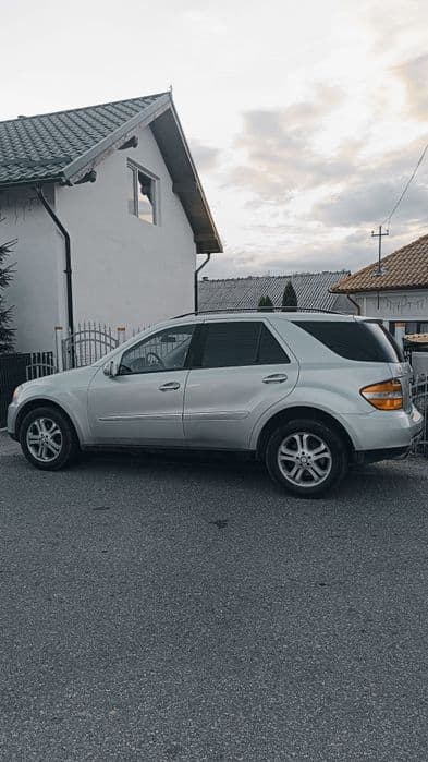 Mercedes-Benz ML 320