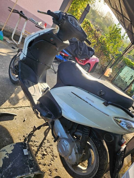 Scuter Piaggio Fly 2012